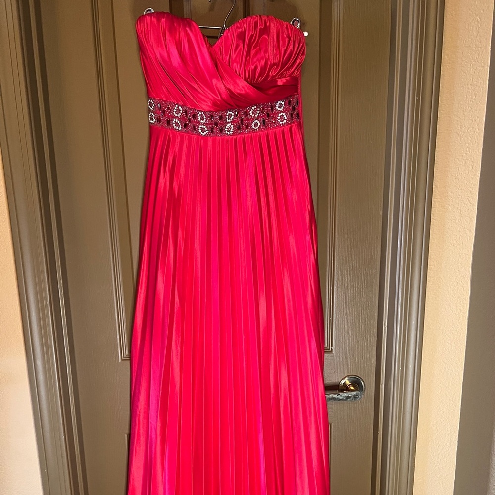 Red My Michelle Formal dress Special Event Black Tie Prom Size 5